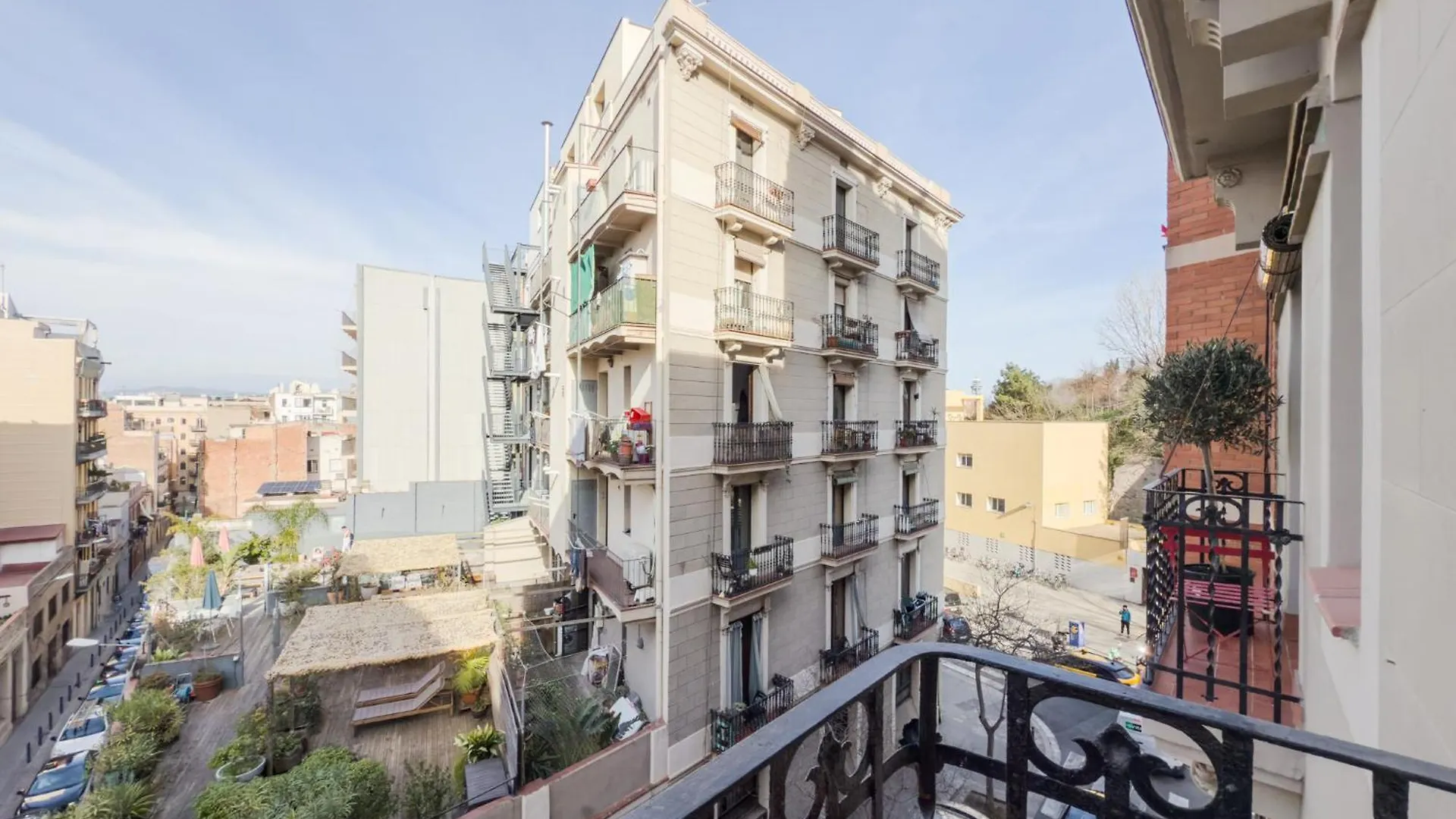 Apartment Magalhaes - Trad Flat In Poble Sec, Near Ramblas Barcelona