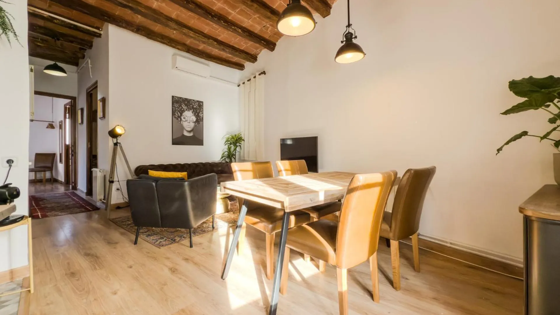 Magalhaes - Trad Flat In Poble Sec, Near Ramblas Barcellona Appartamento