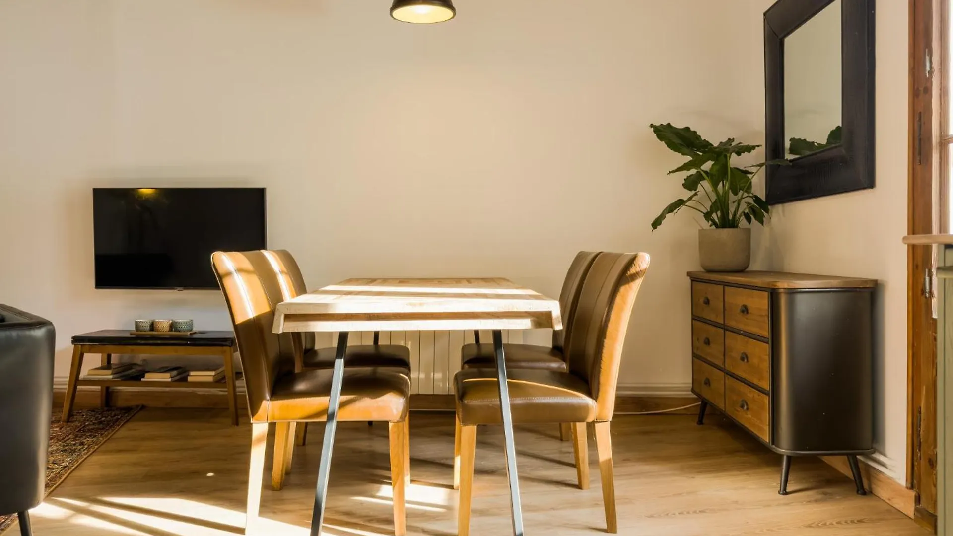 Appartamento Magalhaes - Trad Flat In Poble Sec, Near Ramblas Barcellona