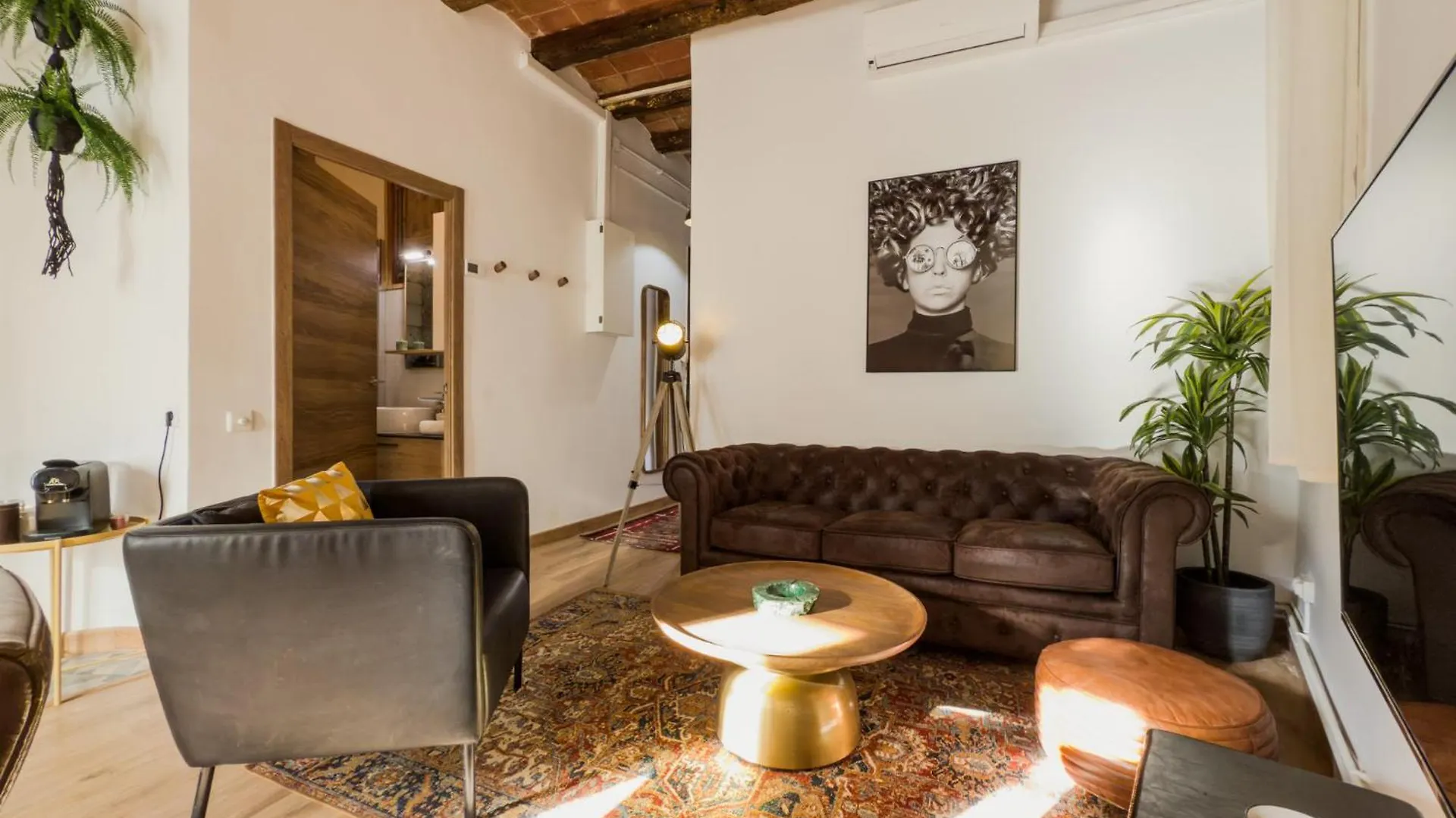 Magalhaes - Trad Flat In Poble Sec, Near Ramblas Barcellona