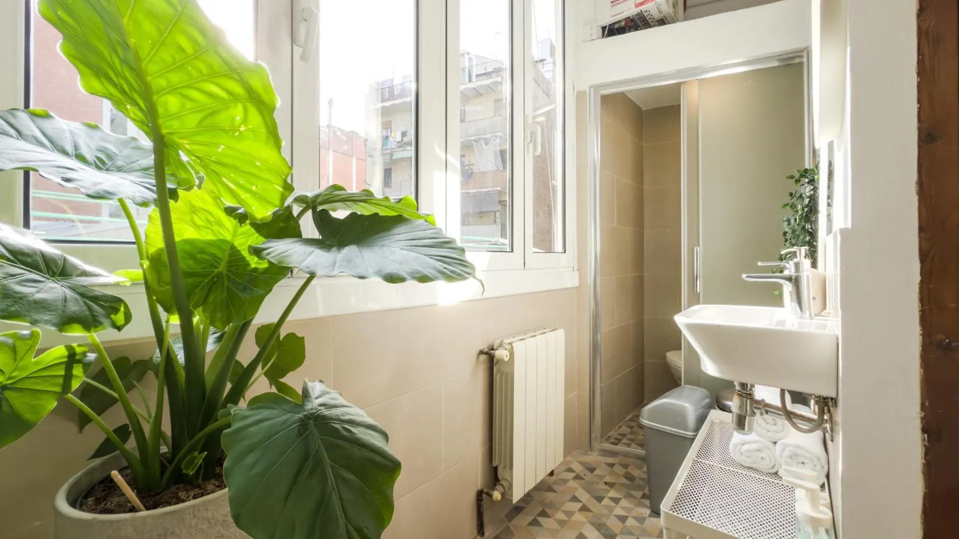 Appartamento Magalhaes - Trad Flat In Poble Sec, Near Ramblas Barcellona Spagna