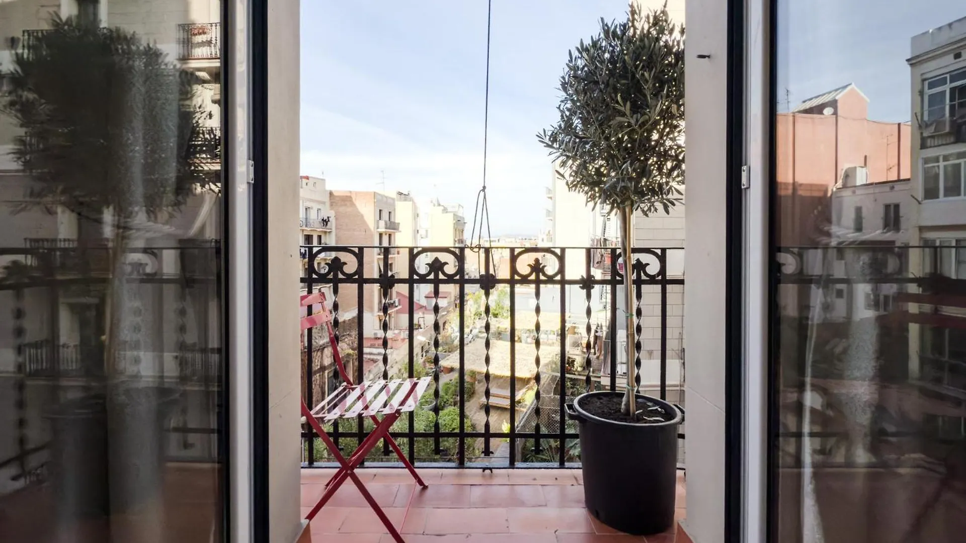 Magalhaes - Trad Flat In Poble Sec, Near Ramblas Barcellona 0*,  Spagna