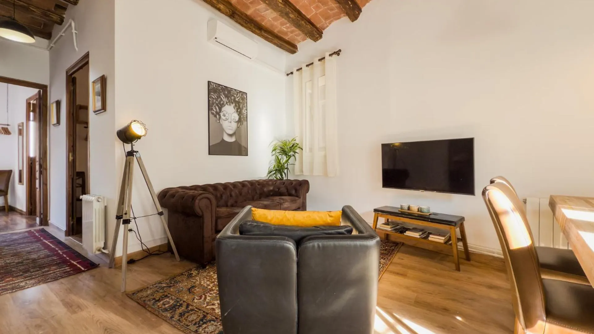 Magalhaes - Trad Flat In Poble Sec, Near Ramblas Barcelona