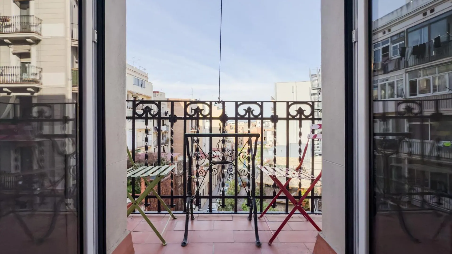 Magalhaes - Trad Flat In Poble Sec, Near Ramblas Barcelona Apartment